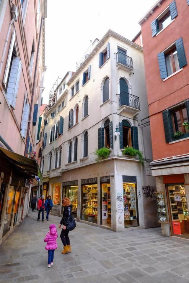 Campanile Alla Canonica Design House Venesia Bagian luar foto